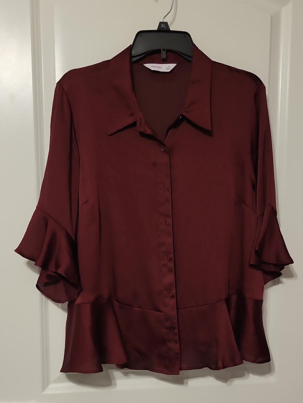 Nine West Women's XL, Burgandy, Ruffle Hem Shirt. Like New.